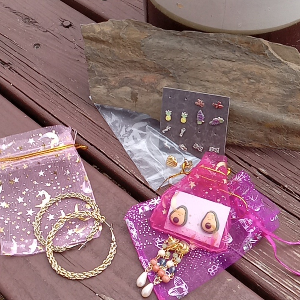 Lot of Earrings